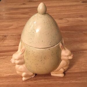 Hand Painted Bunny Rabbits Holding Easter Egg Ceramic Decor Candy Dish w/ Lid